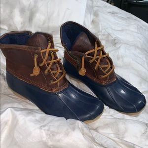 Sperry bean boots, navy/brown.